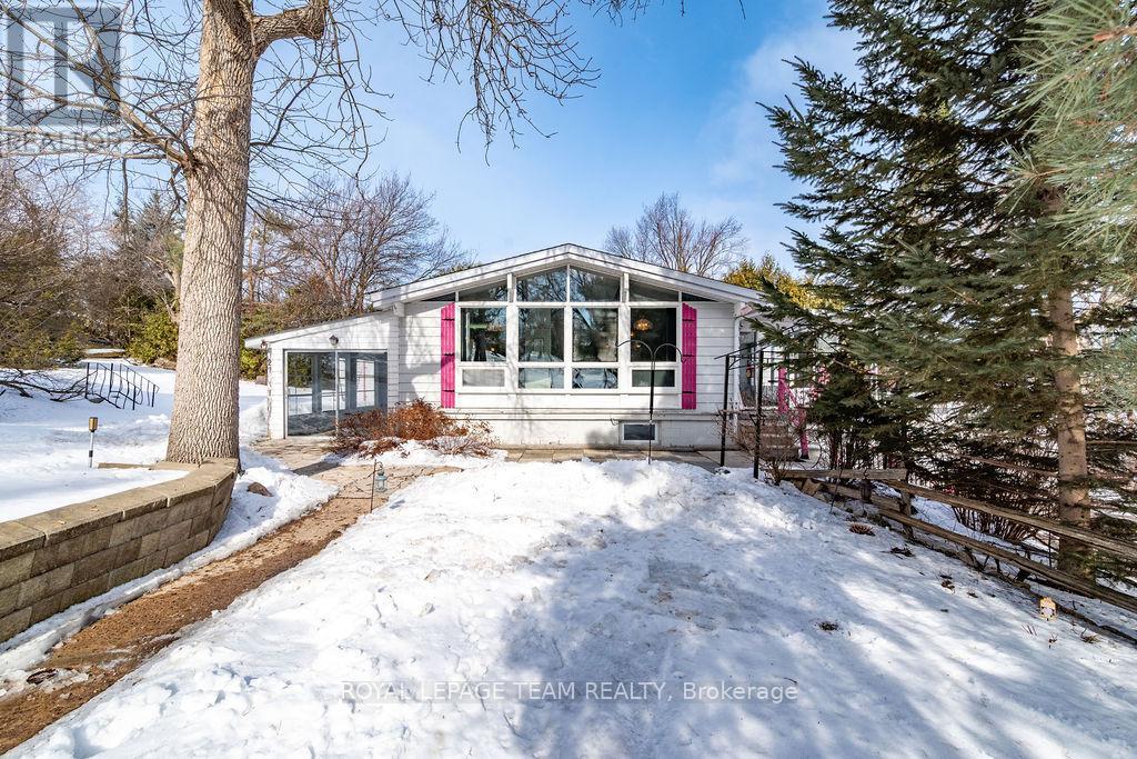 2 COWLEY STREET, Whitewater Region, Ontario