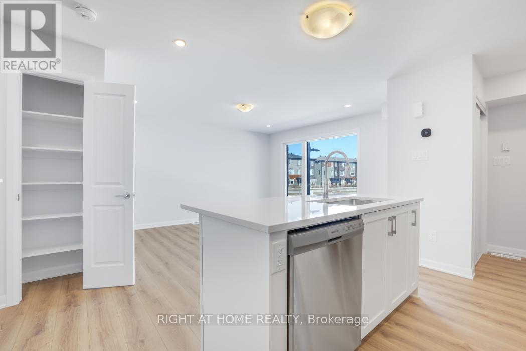 1031 - 1031 Creekway Private, Ottawa, Ontario  K2T 0R8 - Photo 14 - X12935068