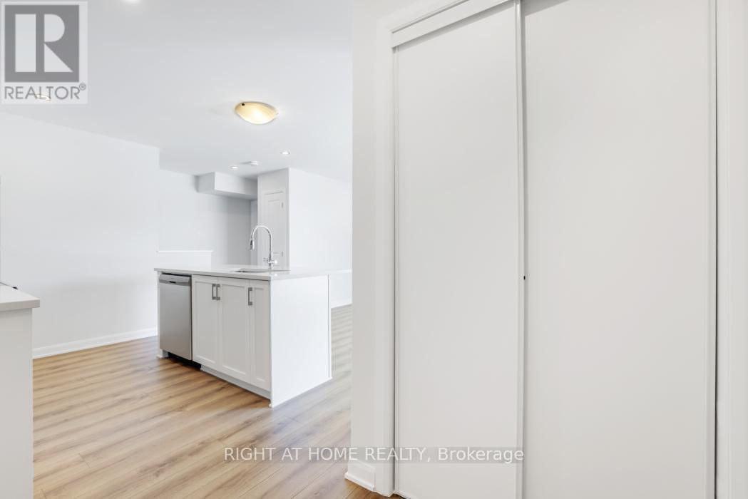 1031 - 1031 Creekway Private, Ottawa, Ontario  K2T 0R8 - Photo 4 - X12935068