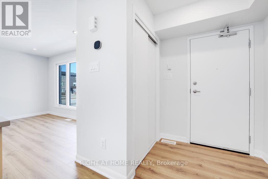 1031 - 1031 Creekway Private, Ottawa, Ontario  K2T 0R8 - Photo 5 - X12935068
