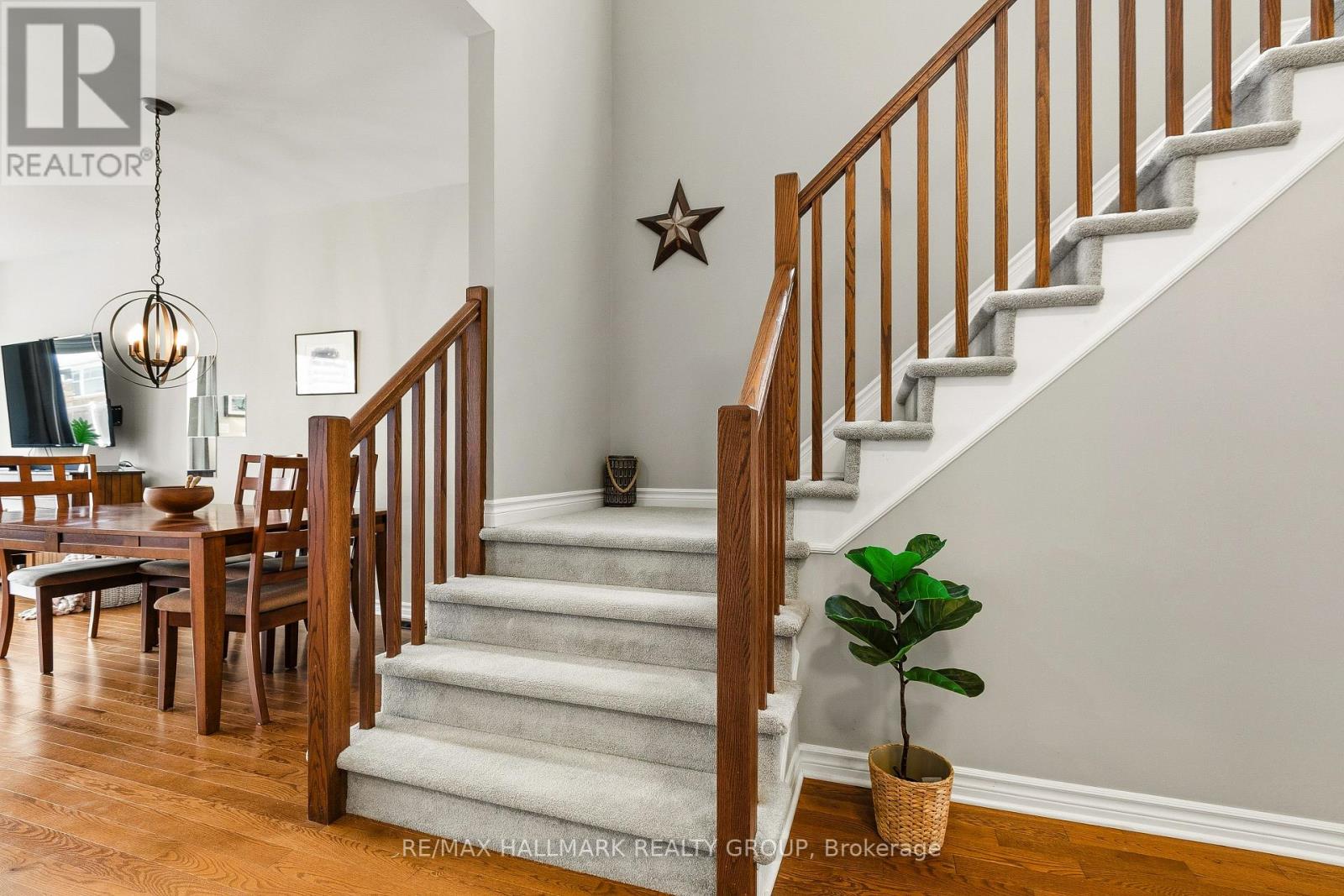 844 Cedar Creek Drive, Ottawa, Ontario K1T 0B3 - Photo 15 - X12935178