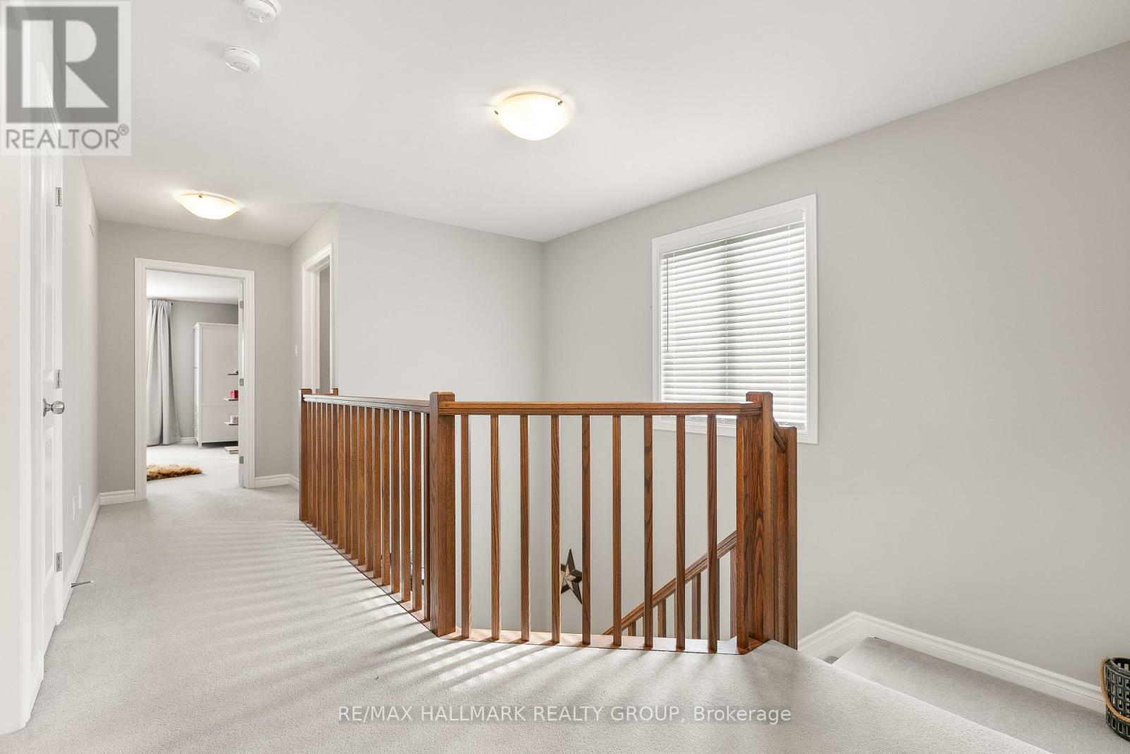 844 Cedar Creek Drive, Ottawa, Ontario K1T 0B3 - Photo 16 - X12935178