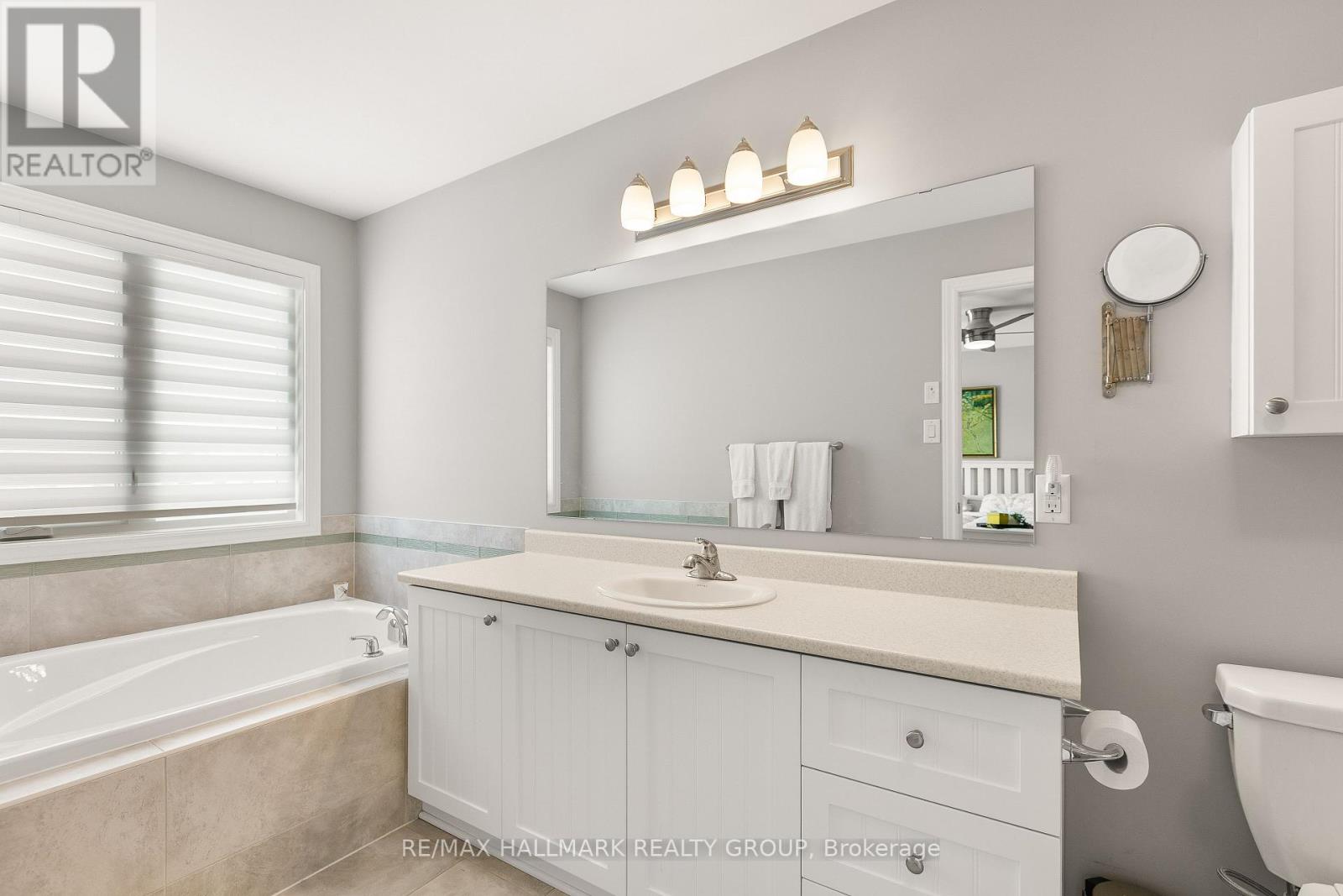 844 Cedar Creek Drive, Ottawa, Ontario K1T 0B3 - Photo 19 - X12935178