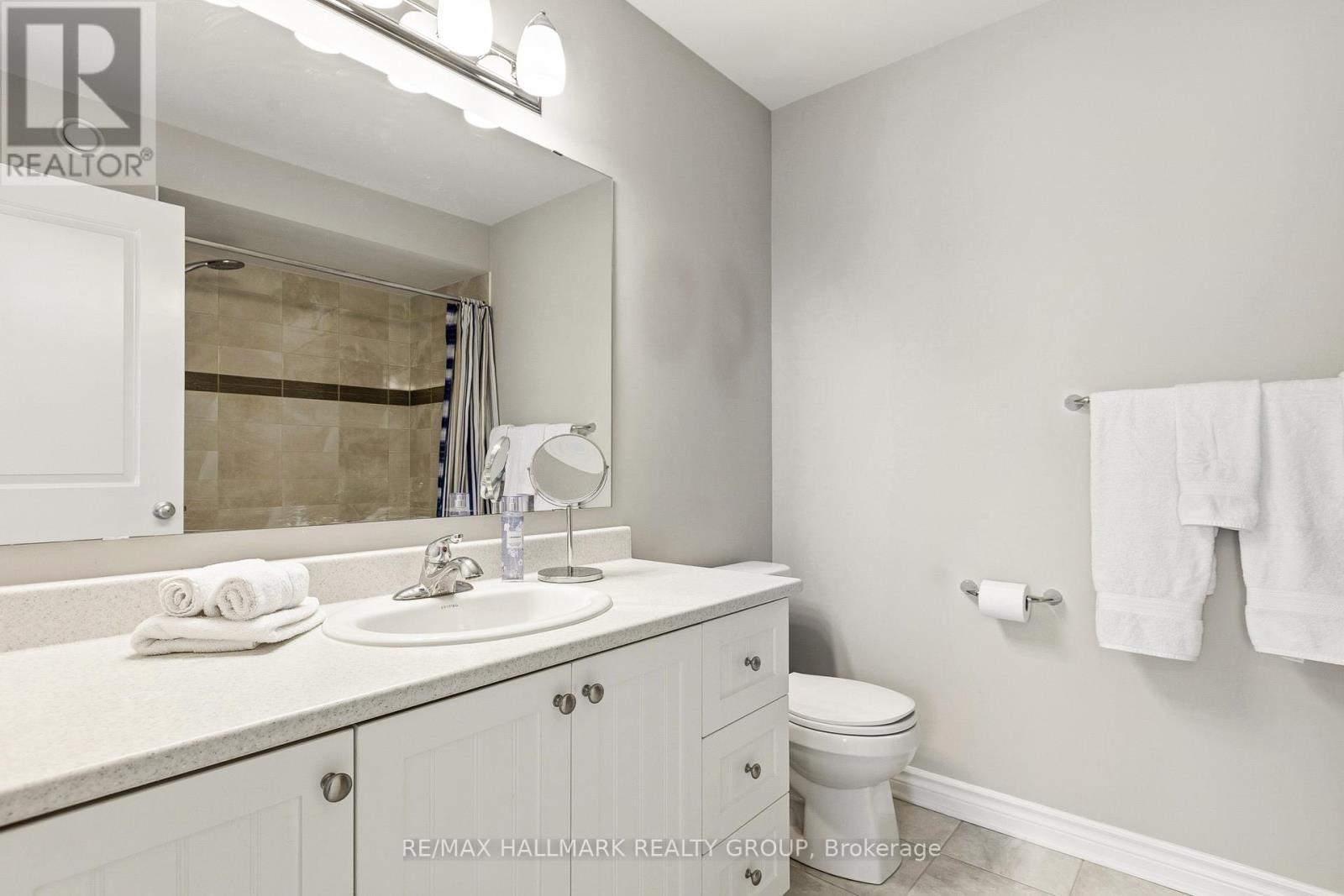 844 Cedar Creek Drive, Ottawa, Ontario K1T 0B3 - Photo 23 - X12935178