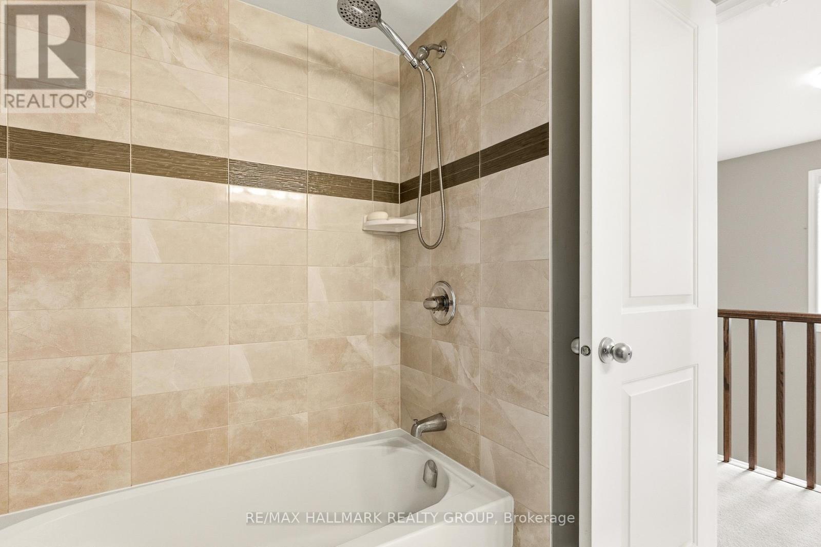 844 Cedar Creek Drive, Ottawa, Ontario K1T 0B3 - Photo 24 - X12935178