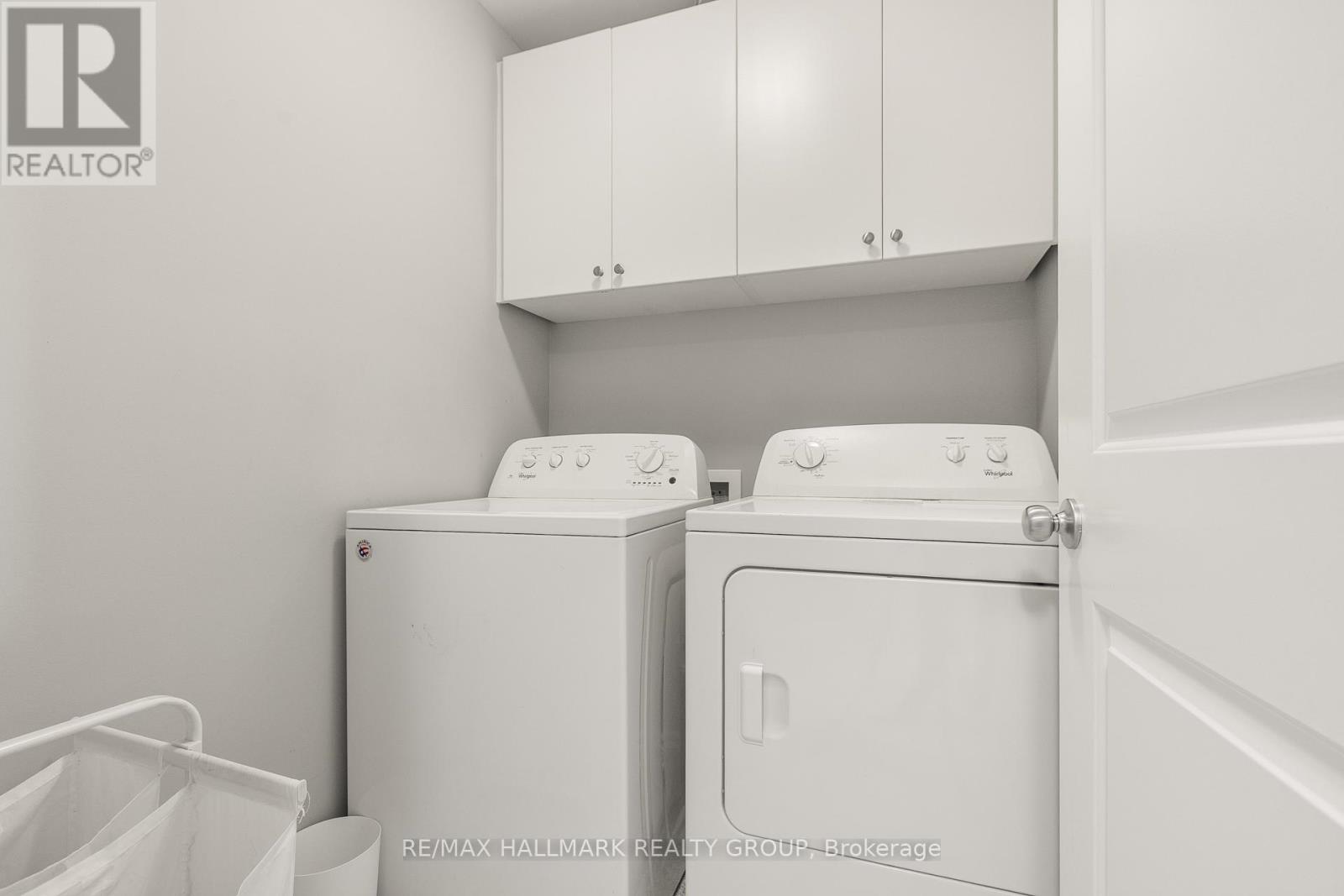 844 Cedar Creek Drive, Ottawa, Ontario K1T 0B3 - Photo 25 - X12935178