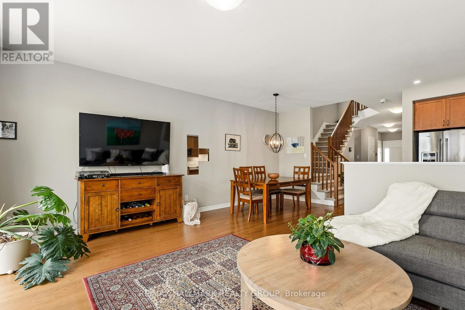 844 Cedar Creek Drive, Ottawa, Ontario K1T 0B3 - Photo 6 - X12935178