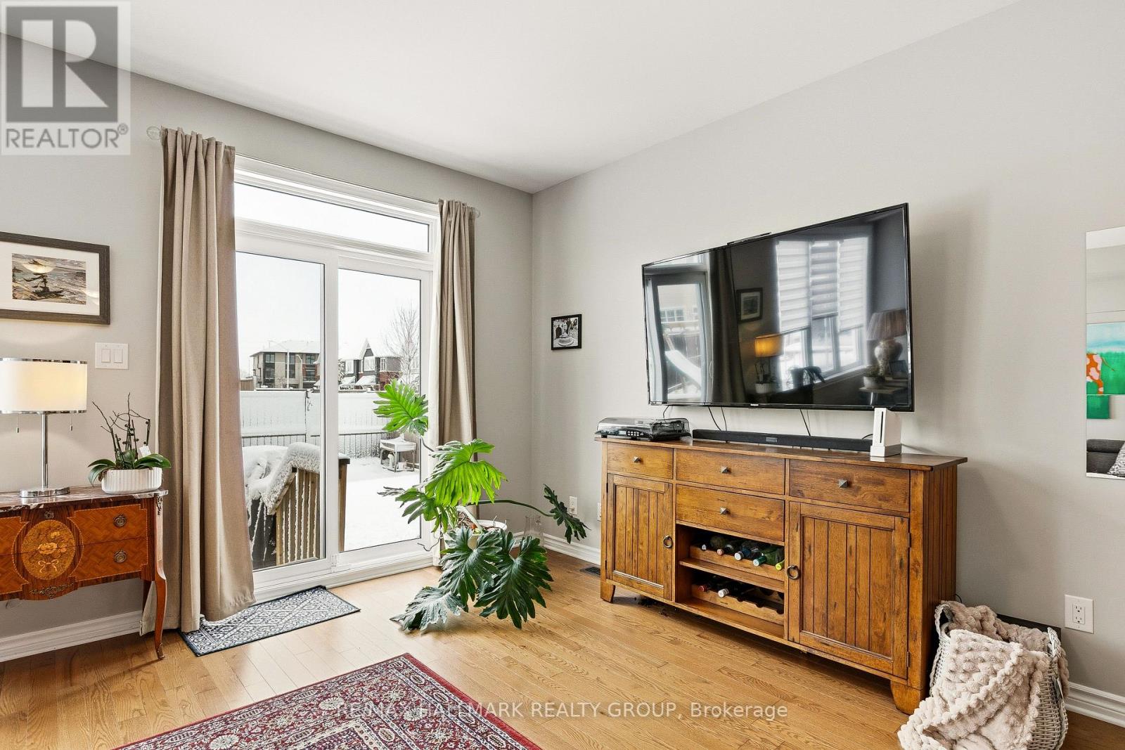 844 Cedar Creek Drive, Ottawa, Ontario K1T 0B3 - Photo 9 - X12935178