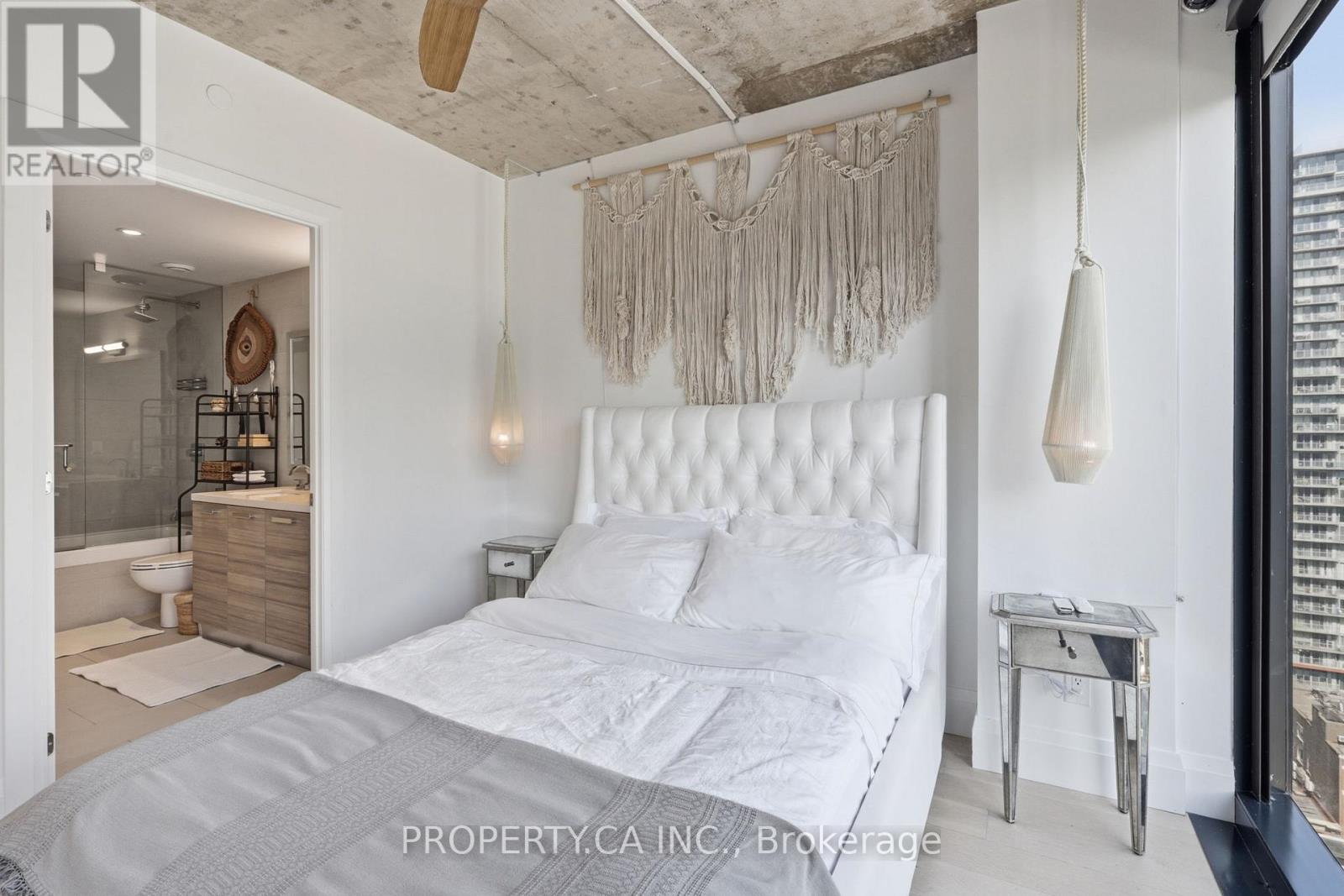 1904 - 224 King Street W, Toronto, Ontario  M5H 0A6 - Photo 12 - C12935160