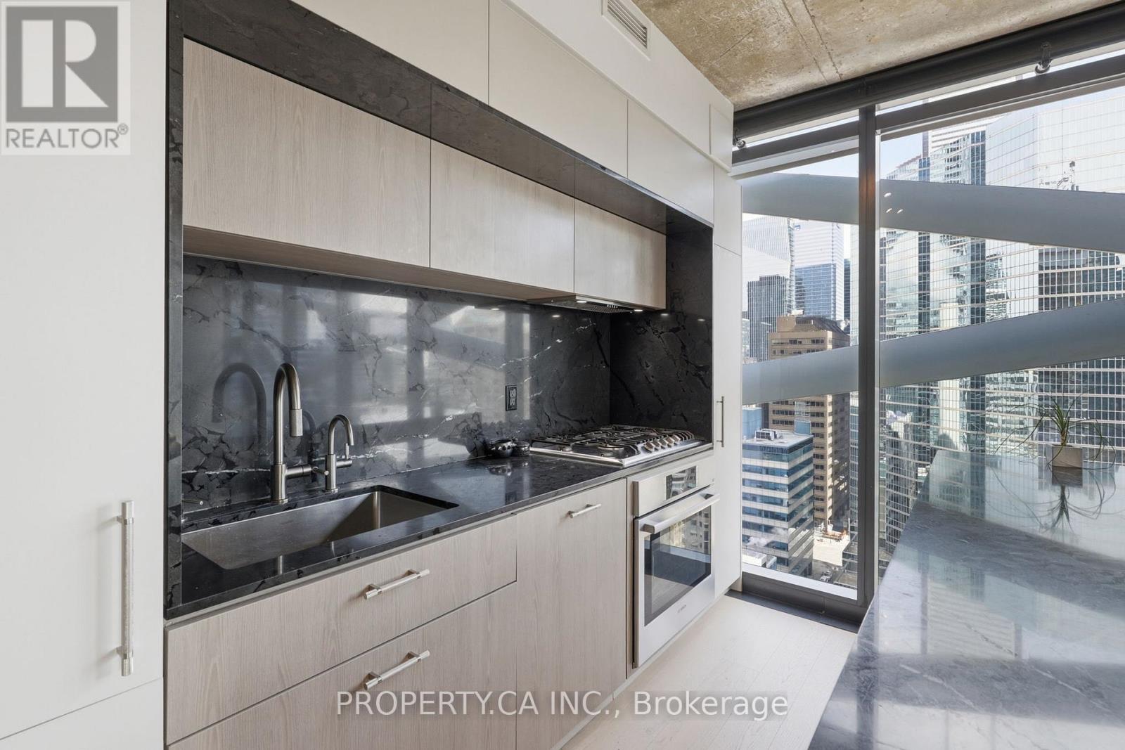 1904 - 224 King Street W, Toronto, Ontario  M5H 0A6 - Photo 5 - C12935160