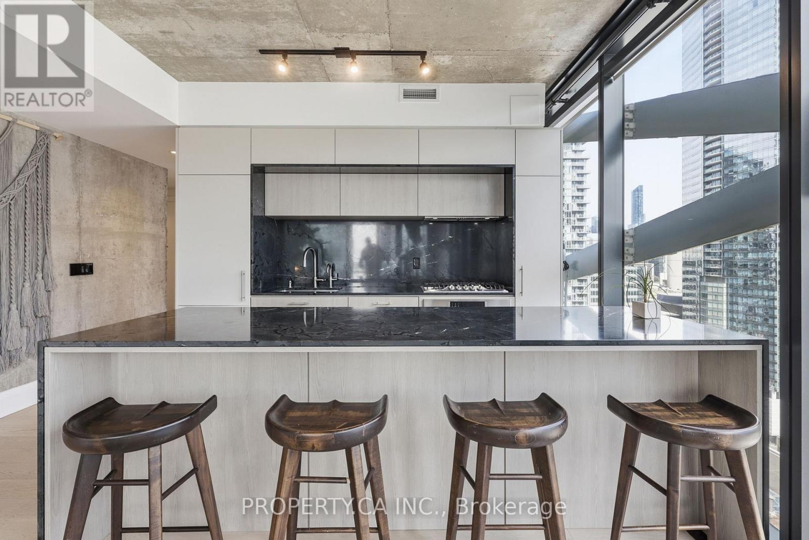 1904 - 224 King Street W, Toronto, Ontario  M5H 0A6 - Photo 6 - C12935160