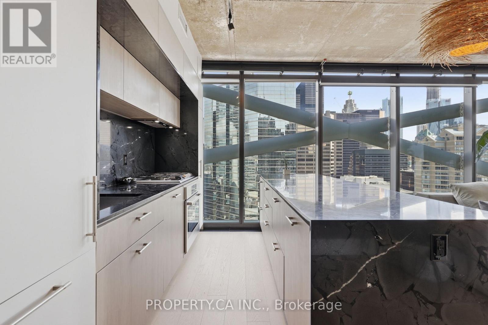 1904 - 224 King Street W, Toronto, Ontario  M5H 0A6 - Photo 4 - C12935168