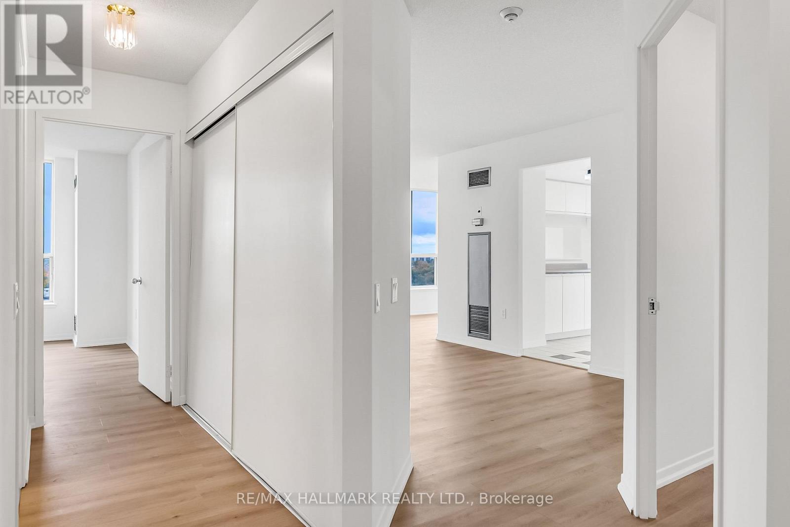 1103 - 21 Overlea Boulevard, Toronto, Ontario  M4H 1P2 - Photo 5 - C12935174