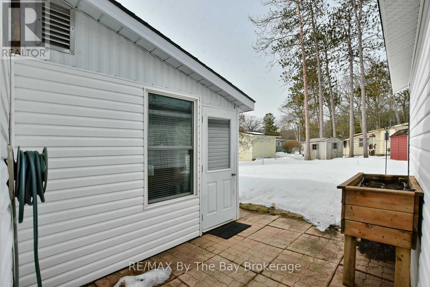 15 Carruthers Street S, Wasaga Beach, Ontario  L9Z 1K2 - Photo 23 - S12934442