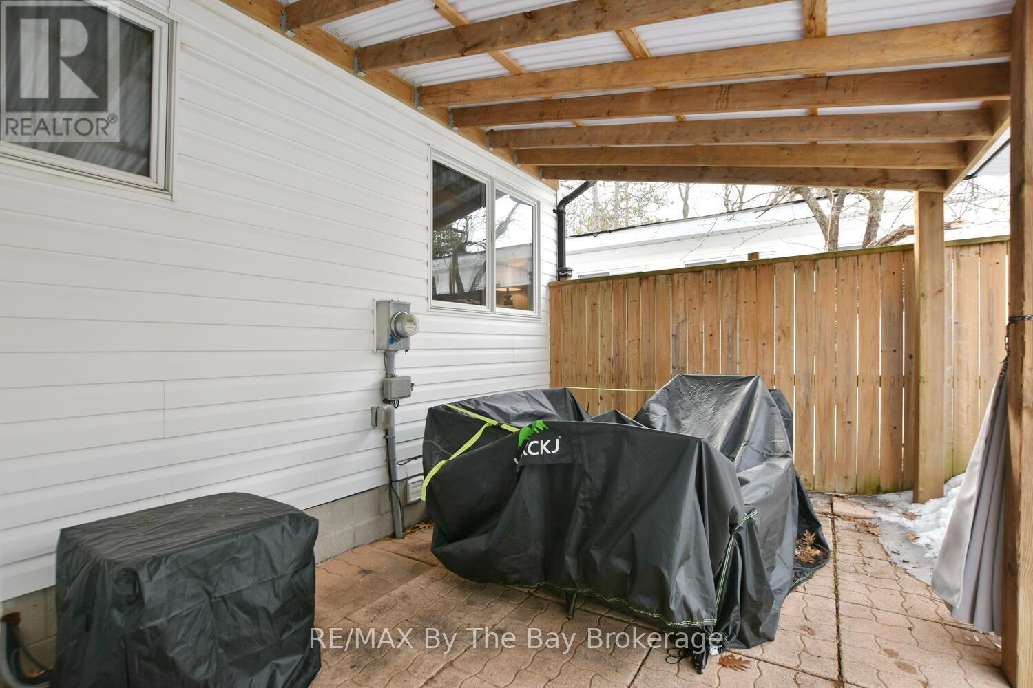 15 Carruthers Street S, Wasaga Beach, Ontario  L9Z 1K2 - Photo 25 - S12934442