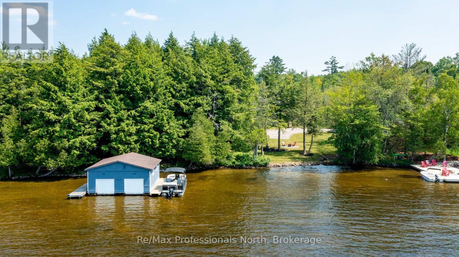 1054 Brydons Bay Road, Gravenhurst, Ontario  P1P 1R1 - Photo 2 - X12699758
