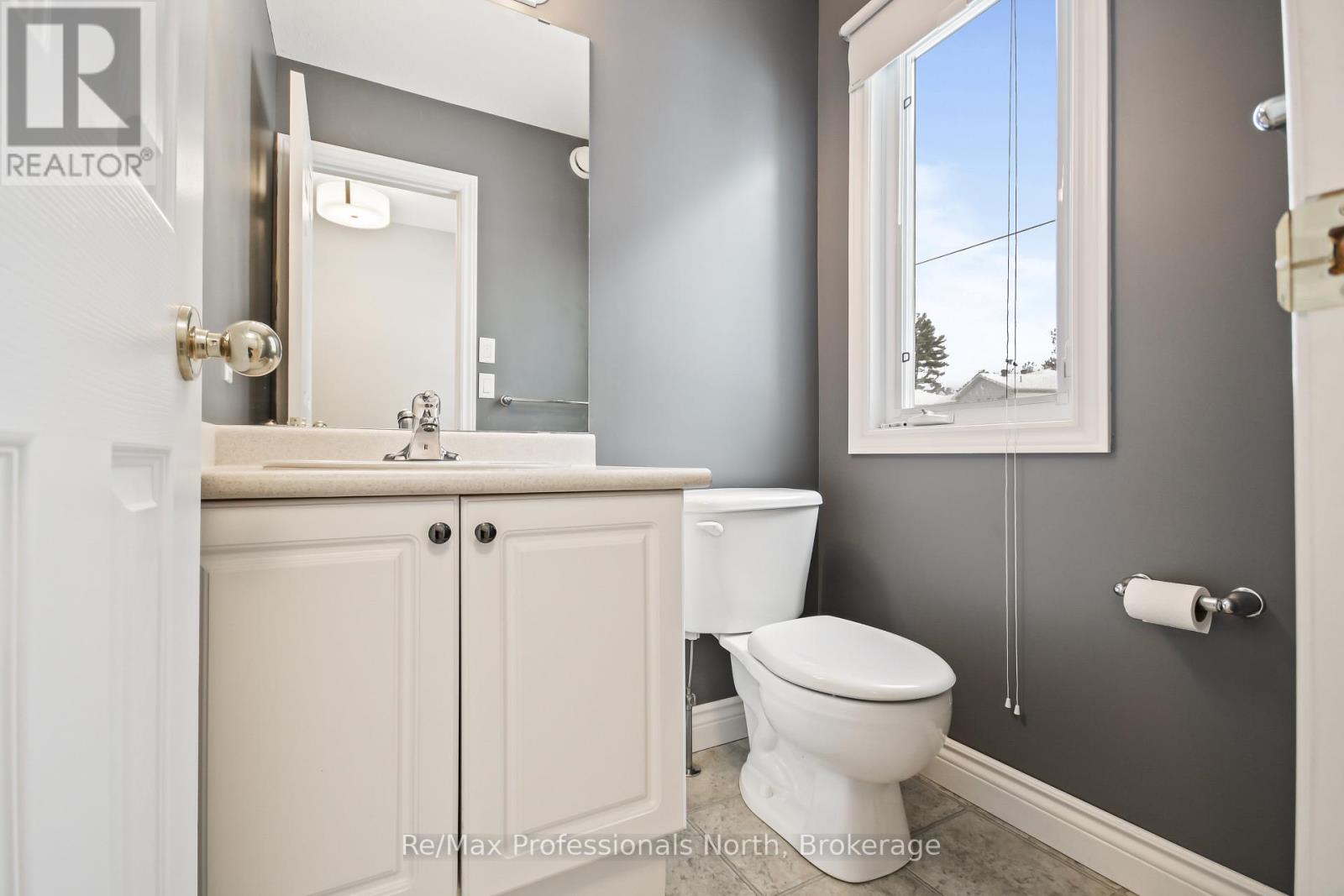 151 Pine Street, Bracebridge, Ontario  P1L 2H8 - Photo 6 - X12695566