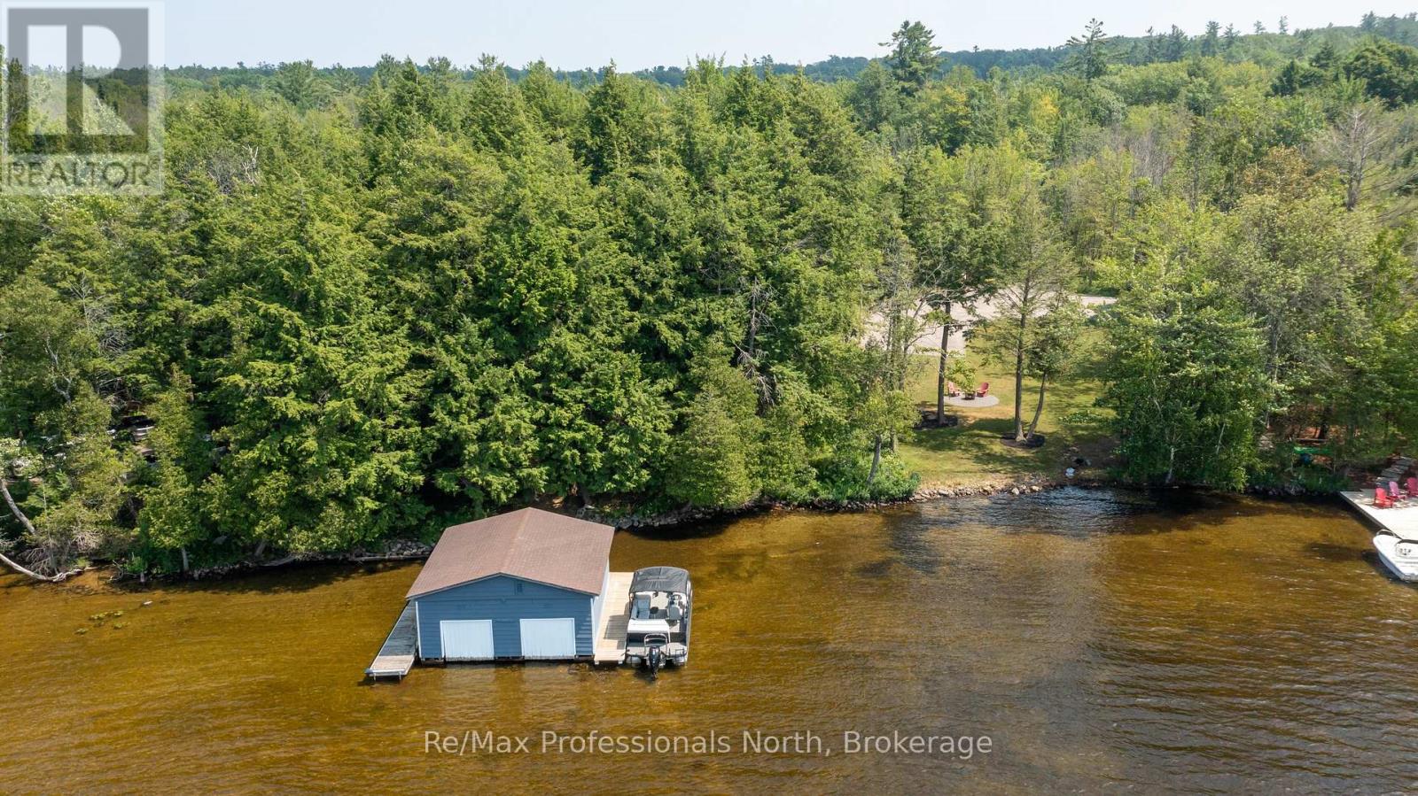 1054 Brydons Bay Road, Gravenhurst, Ontario  P1P 1R1 - Photo 5 - X12699758