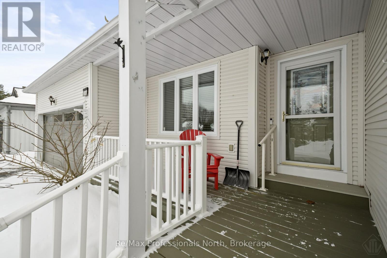 111 Pineridge Gate, Gravenhurst, Ontario  P1P 1Z2 - Photo 3 - X12906076