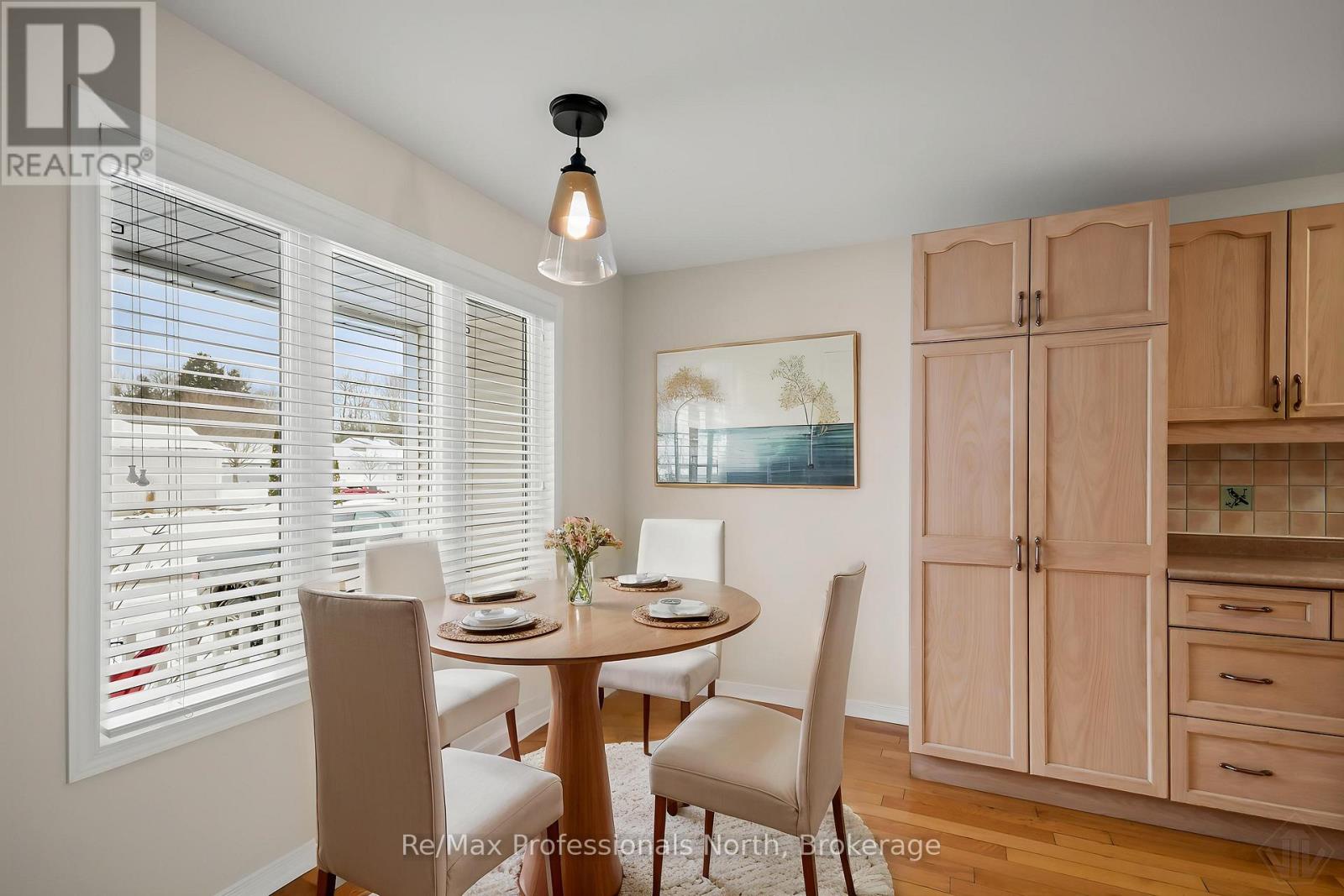 111 Pineridge Gate, Gravenhurst, Ontario  P1P 1Z2 - Photo 12 - X12906076