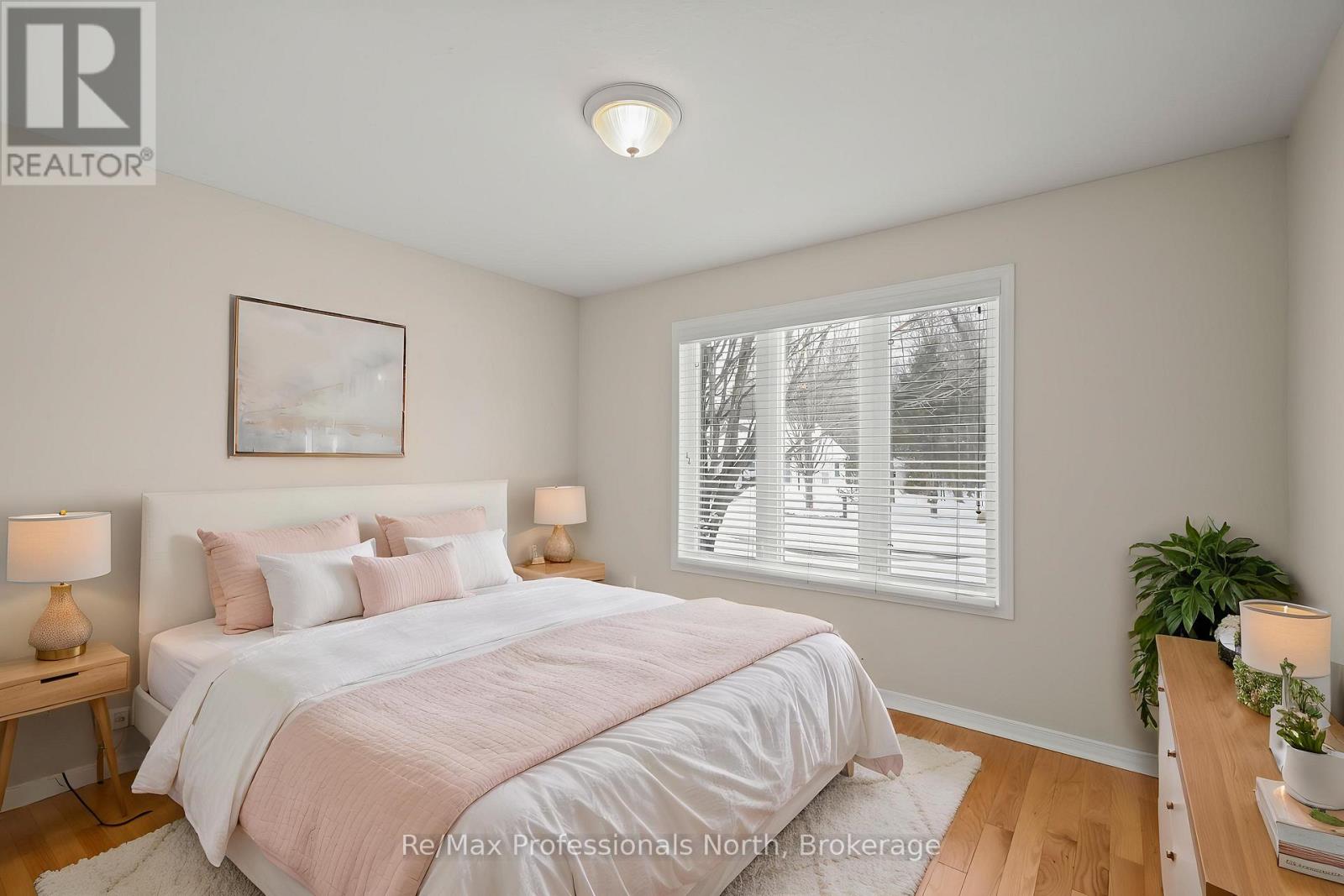 111 Pineridge Gate, Gravenhurst, Ontario  P1P 1Z2 - Photo 6 - X12906076