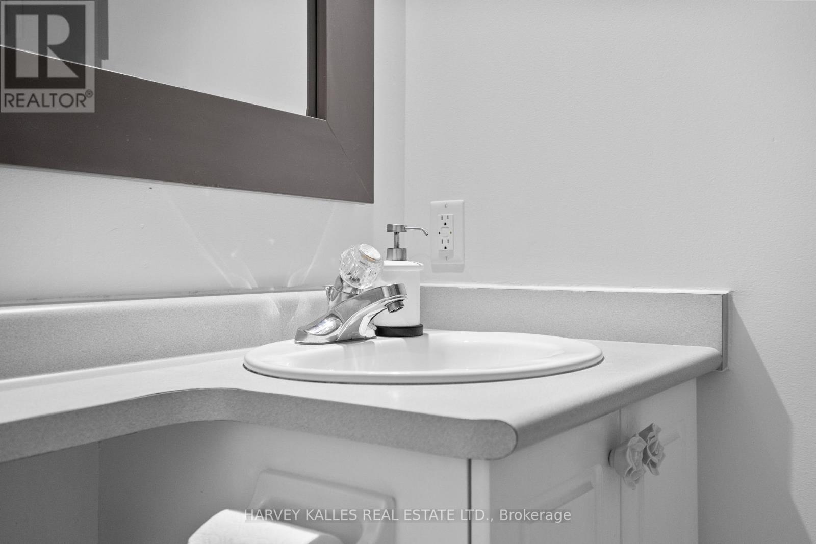 803 - 650 Queens Quay W, Toronto (Waterfront Communities), Ontario  M5V 3N2 - Photo 18 - C12934936