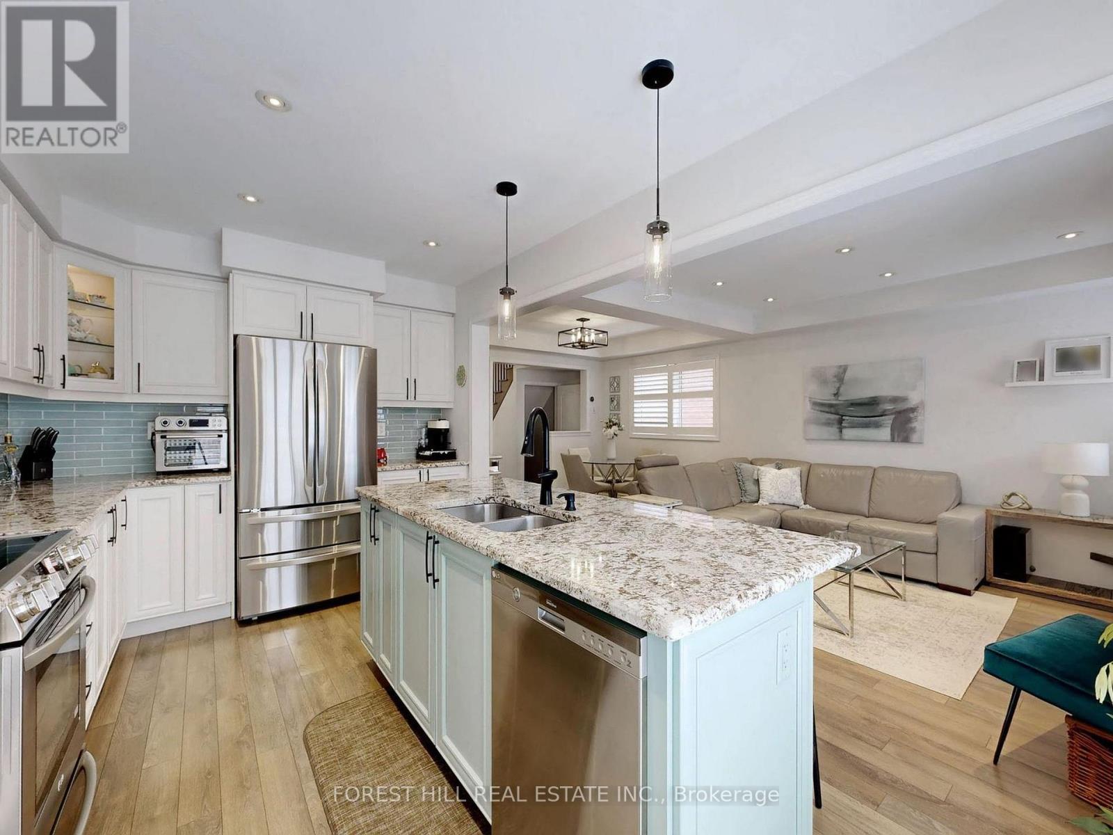 55 Stocks Lane, Aurora, Ontario  L3X 1V9 - Photo 8 - N12934726