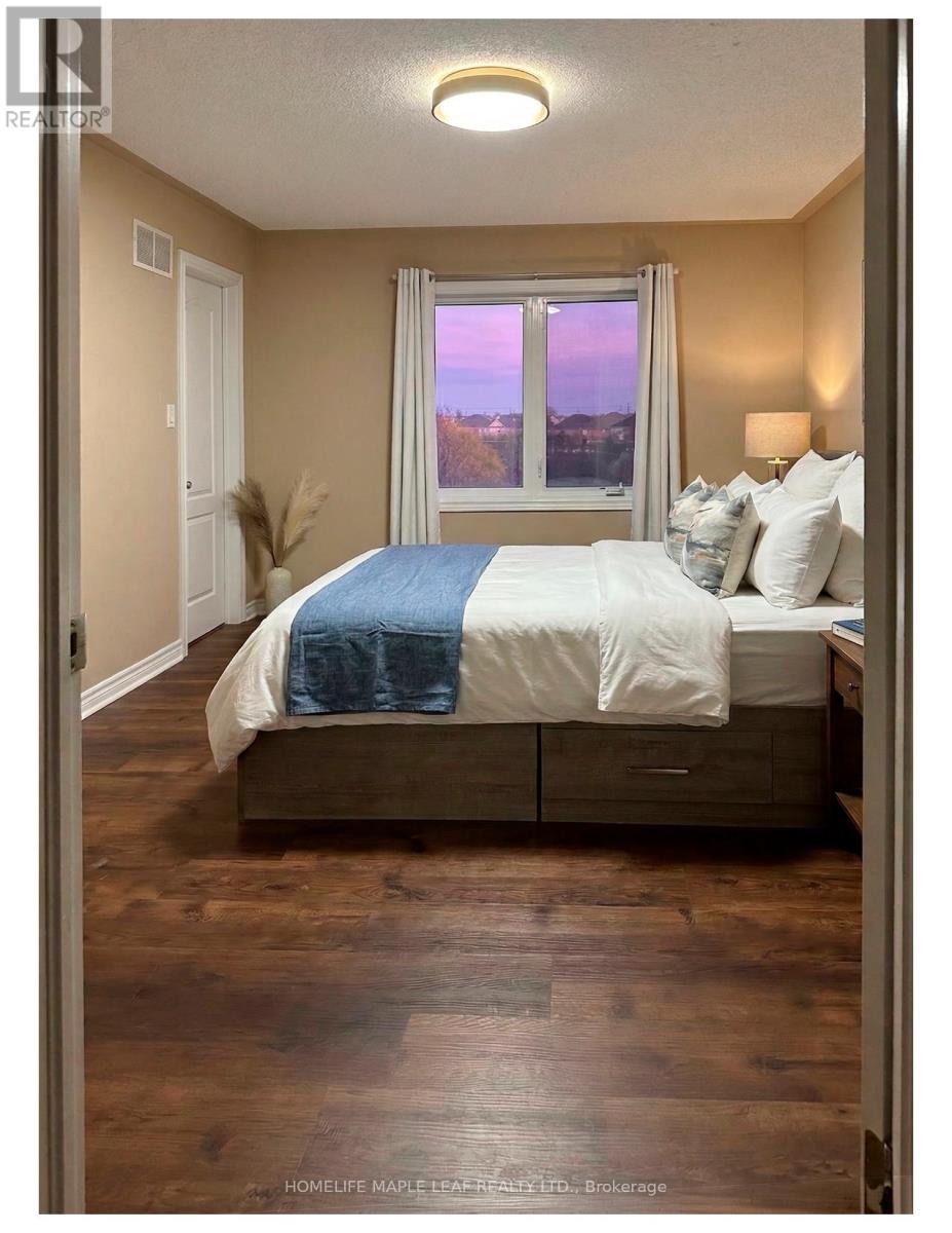 90 - 94 Aspen Hills Road, Brampton, Ontario  L6Y 6E4 - Photo 5 - W12924624