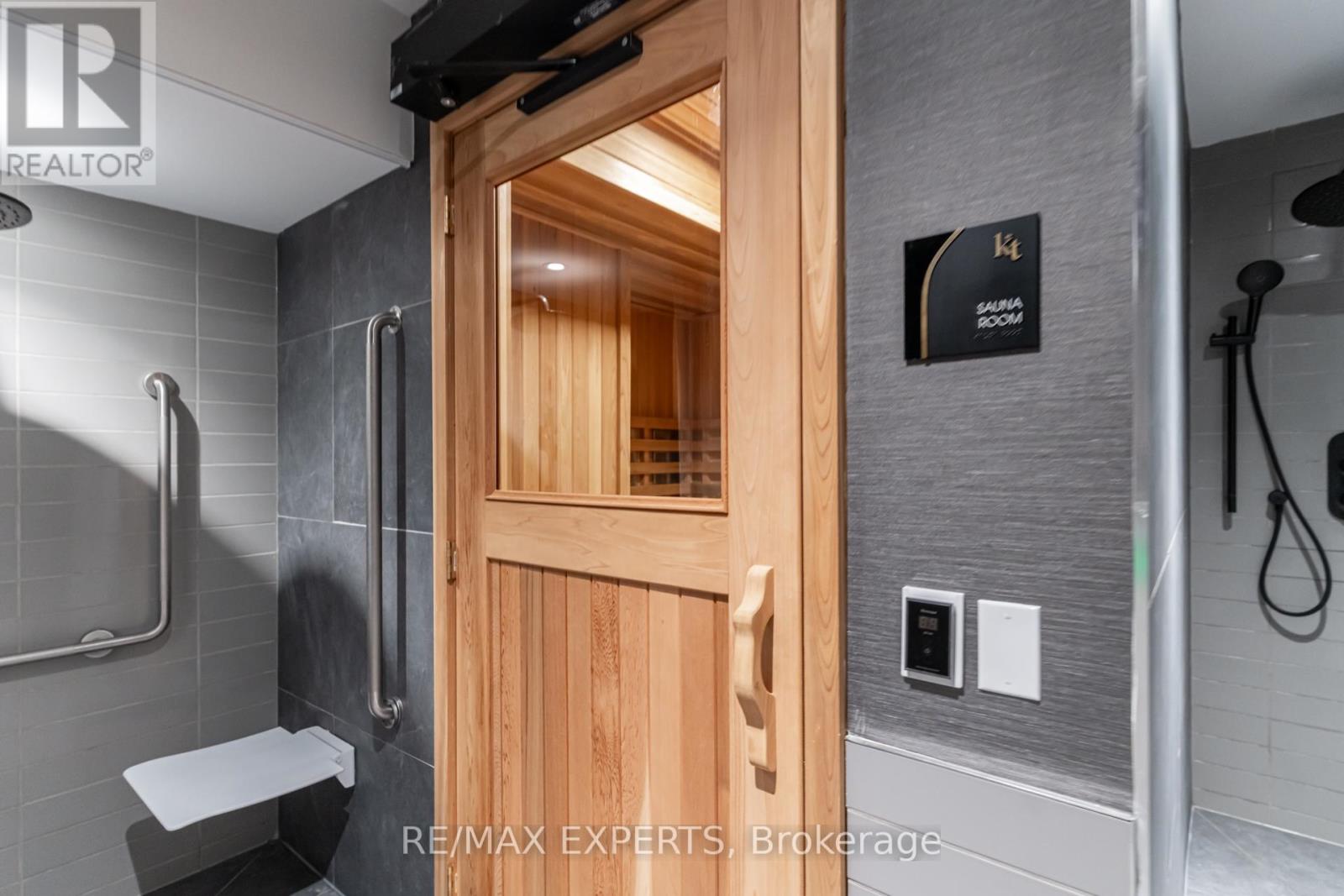 336 - 2075 King Road, King (King City), Ontario  L7B 0R6 - Photo 24 - N12934986