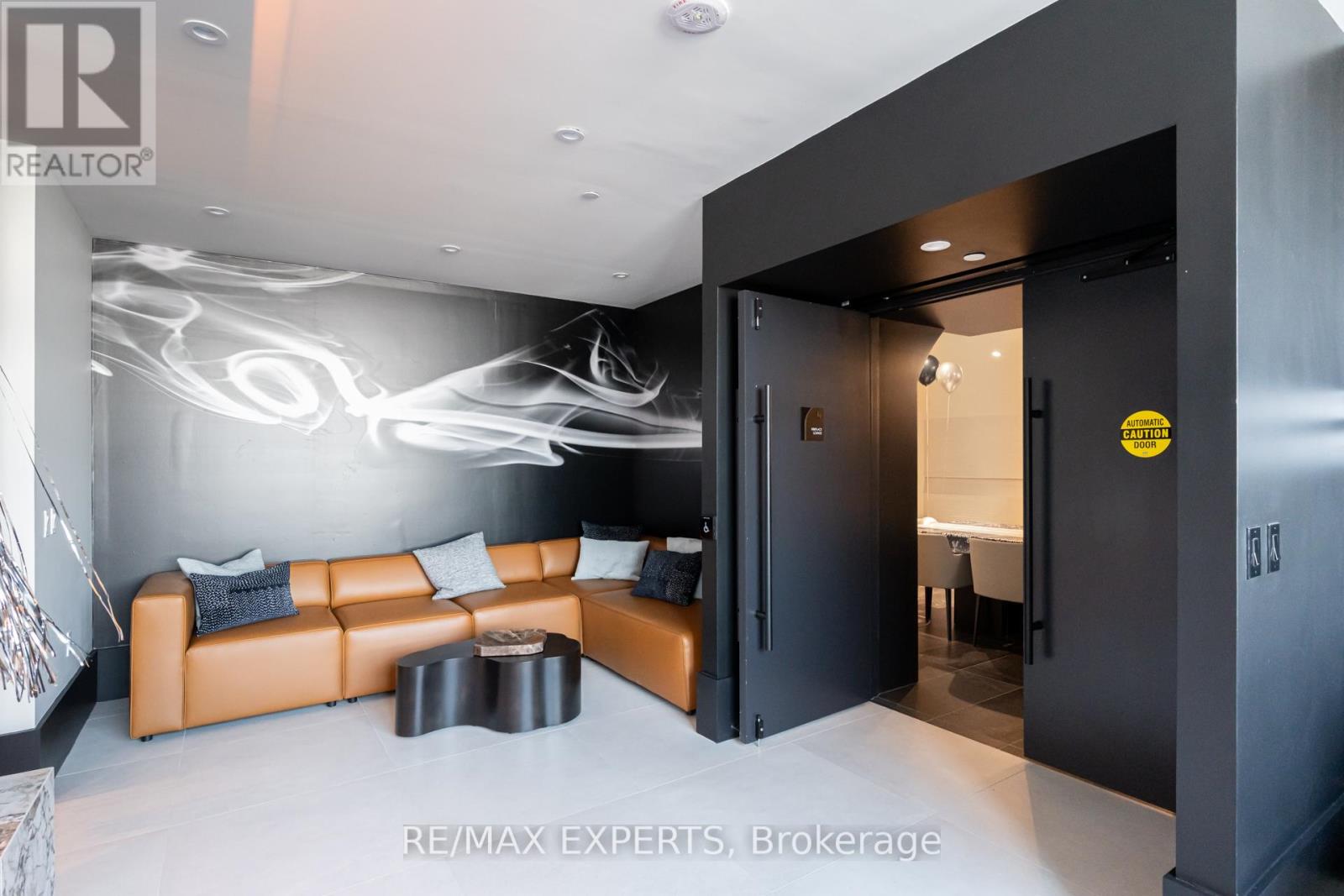 336 - 2075 King Road, King (King City), Ontario  L7B 0R6 - Photo 28 - N12934986