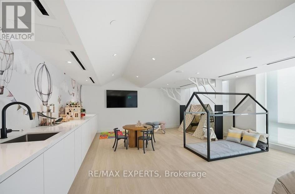 336 - 2075 King Road, King (King City), Ontario  L7B 0R6 - Photo 30 - N12934986