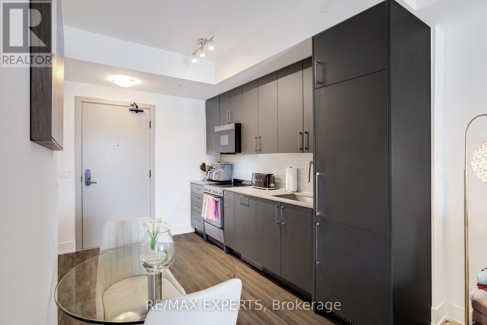 336 - 2075 King Road, King (King City), Ontario  L7B 0R6 - Photo 9 - N12934986