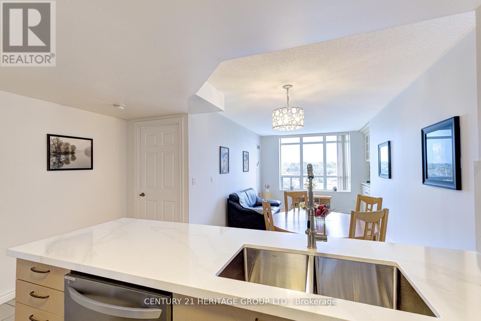 1003 - 130 Pond Drive, Markham, Ontario  L3T 7W5 - Photo 12 - N12935098