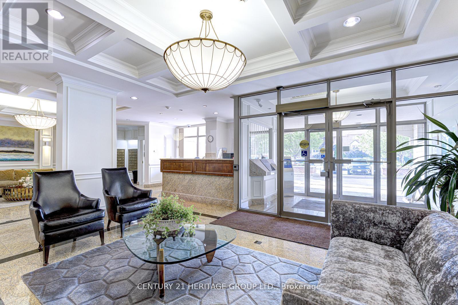 1003 - 130 Pond Drive, Markham, Ontario  L3T 7W5 - Photo 5 - N12935098