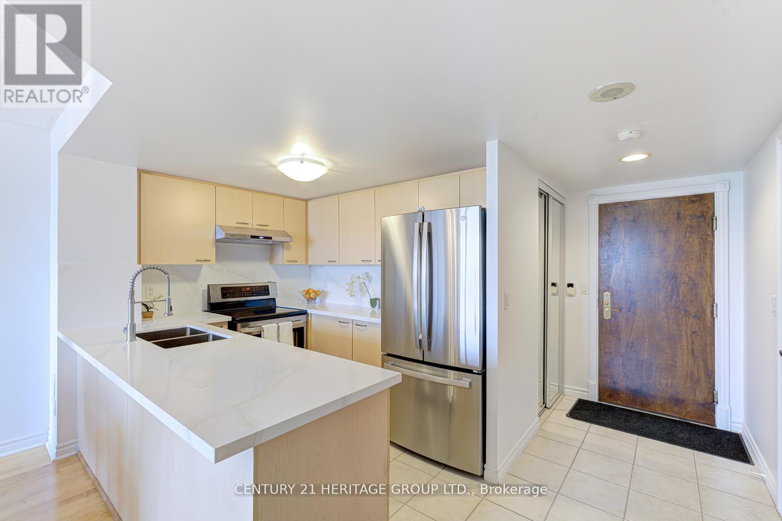 1003 - 130 Pond Drive, Markham, Ontario  L3T 7W5 - Photo 9 - N12935098