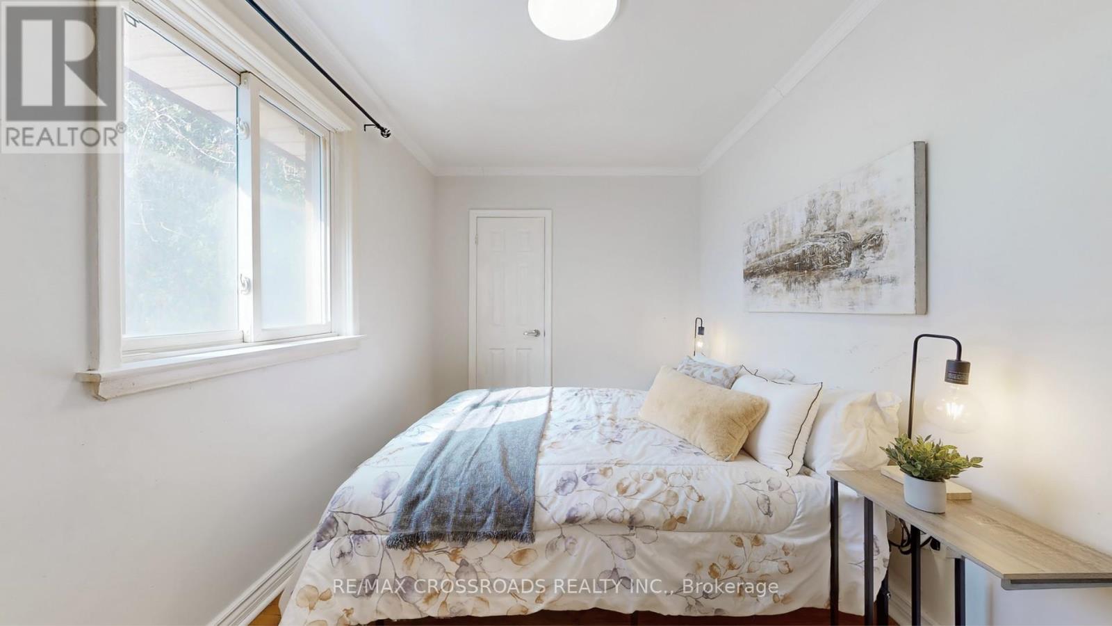 234 Sussex Avenue, Richmond Hill, Ontario  L4C 2G4 - Photo 10 - N12935104