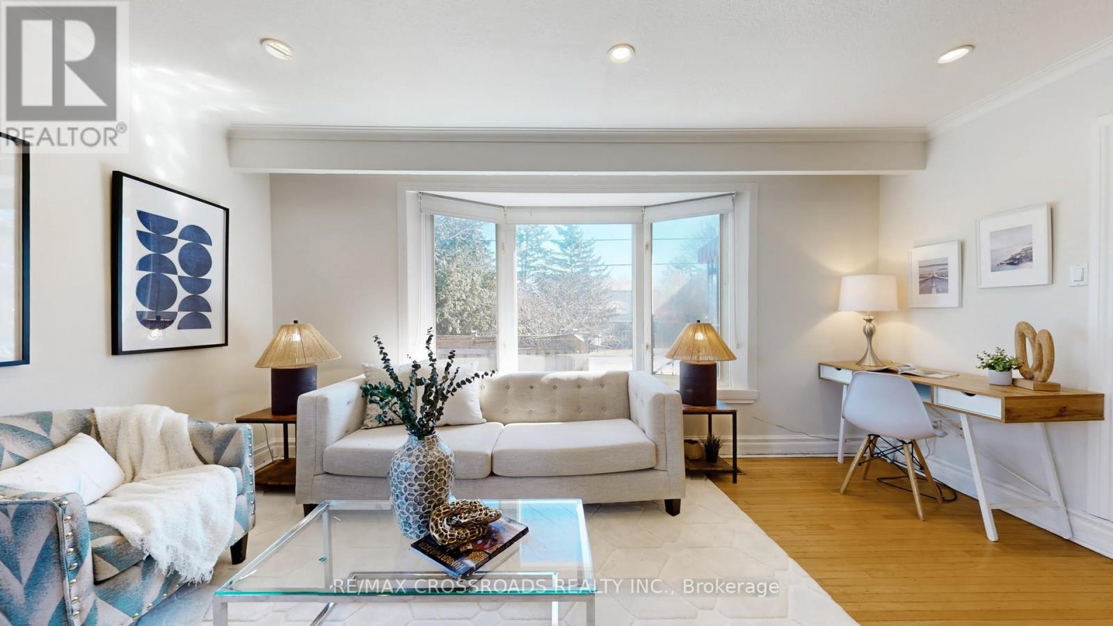 234 Sussex Avenue, Richmond Hill, Ontario  L4C 2G4 - Photo 2 - N12935104