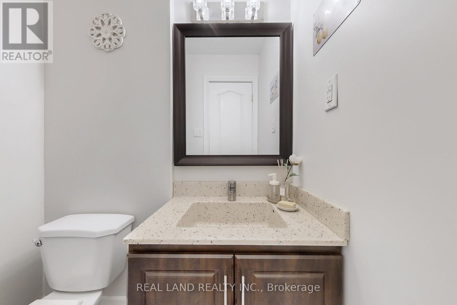 251 Glen Shields Avenue, Vaughan (Glen Shields), Ontario  L4K 2R1 - Photo 17 - N12935106