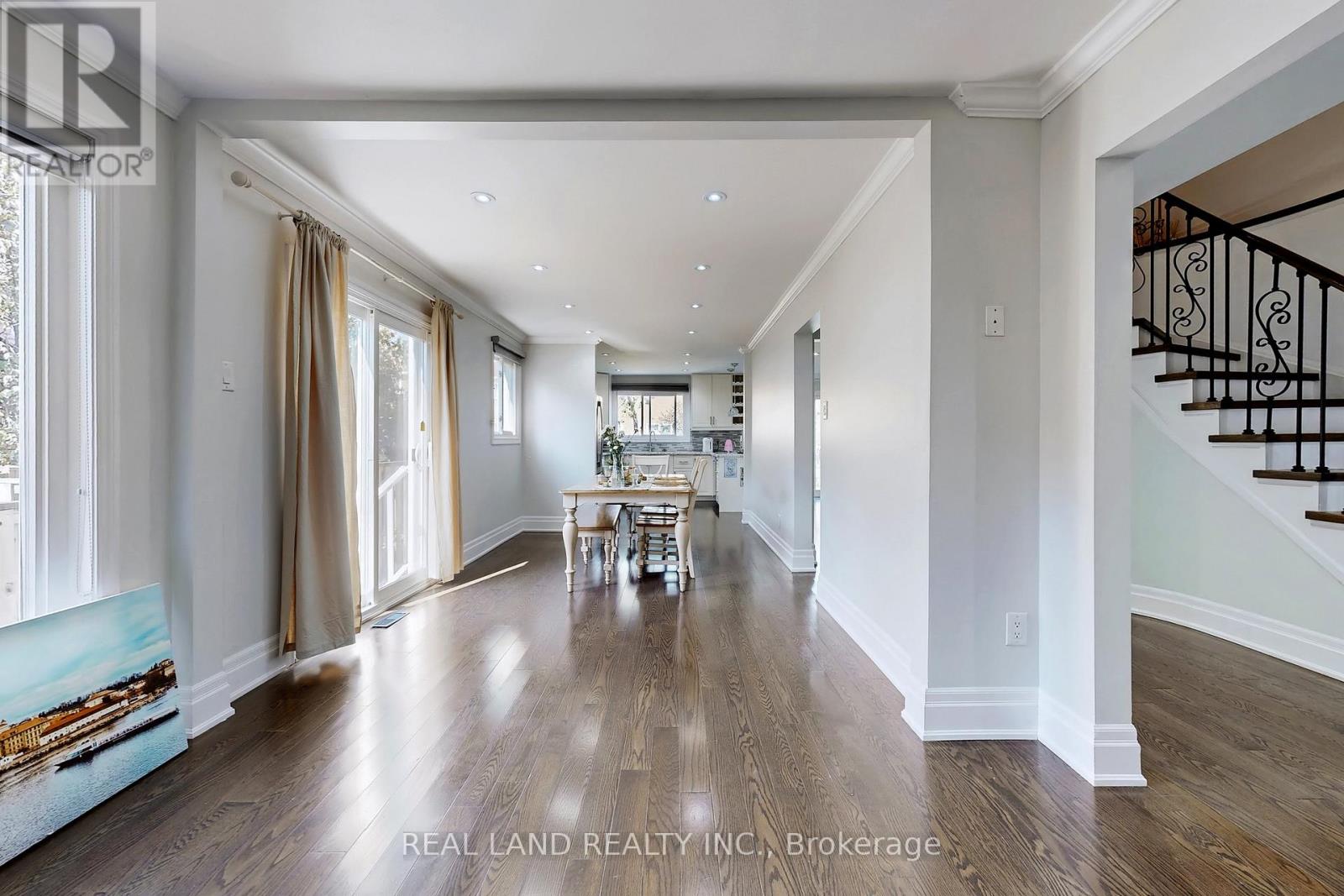 251 Glen Shields Avenue, Vaughan (Glen Shields), Ontario  L4K 2R1 - Photo 8 - N12935106