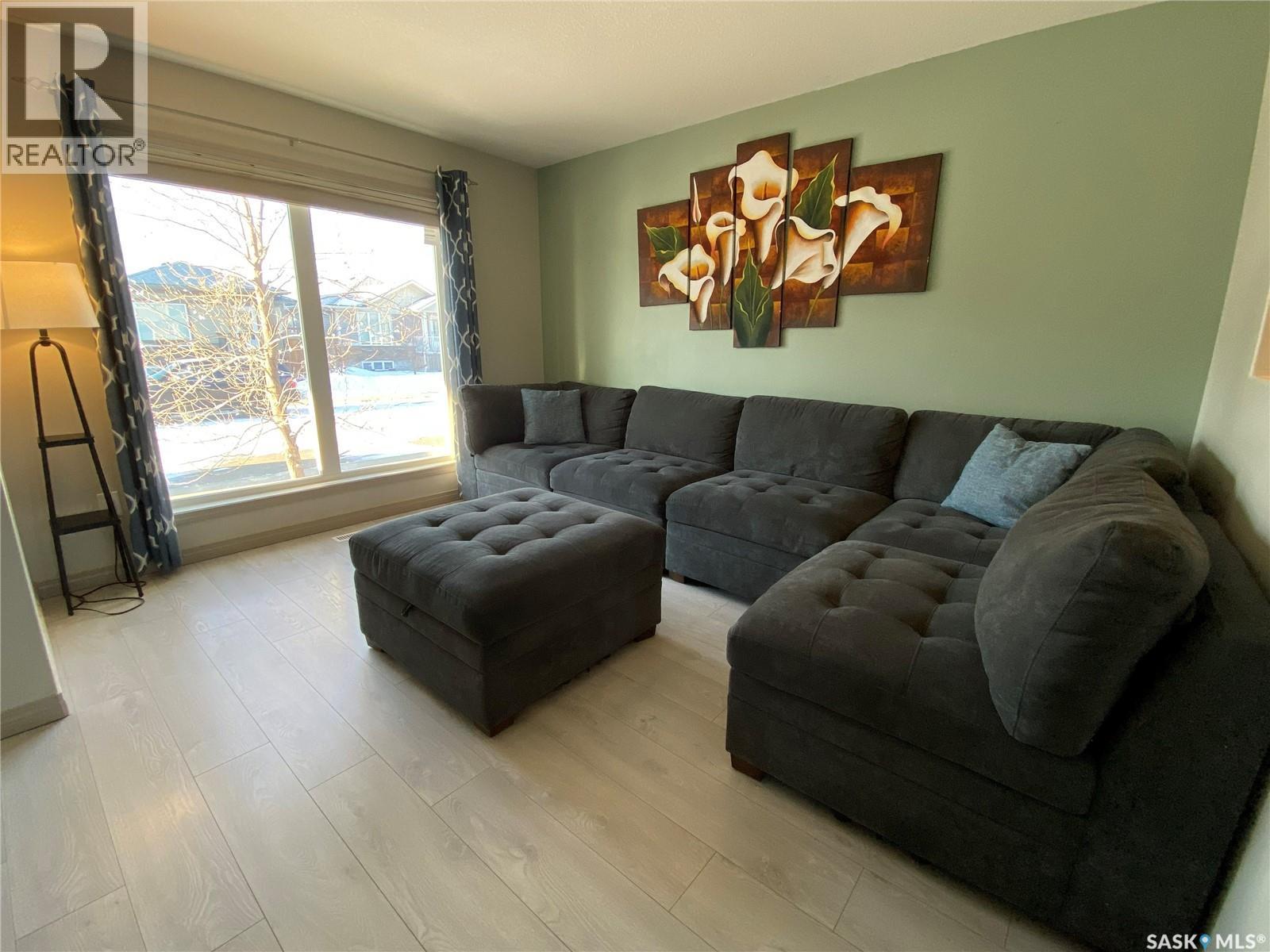 919 Glenview Cove, Martensville, Saskatchewan  S0K 0A2 - Photo 2 - SK031461