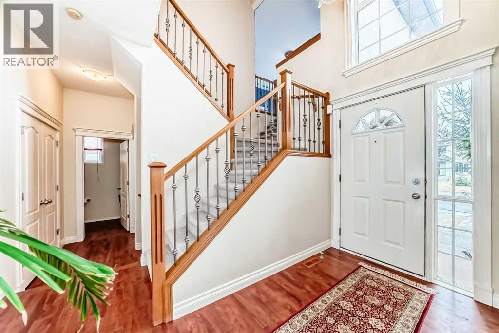 68 Strathlea Close SW, Calgary, Alberta  T3H 5B1 - Photo 2 - A2278599