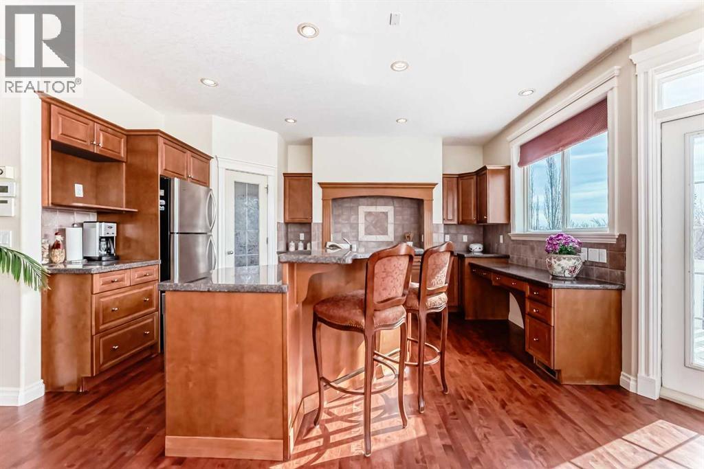 68 Strathlea Close SW, Calgary, Alberta  T3H 5B1 - Photo 5 - A2278599