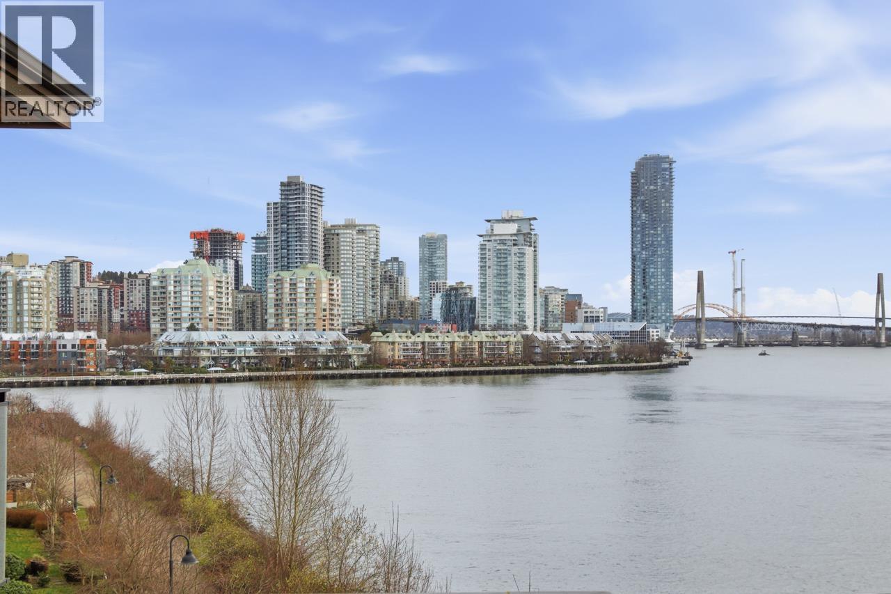 414 220 SALTER STREET, New Westminster, British Columbia