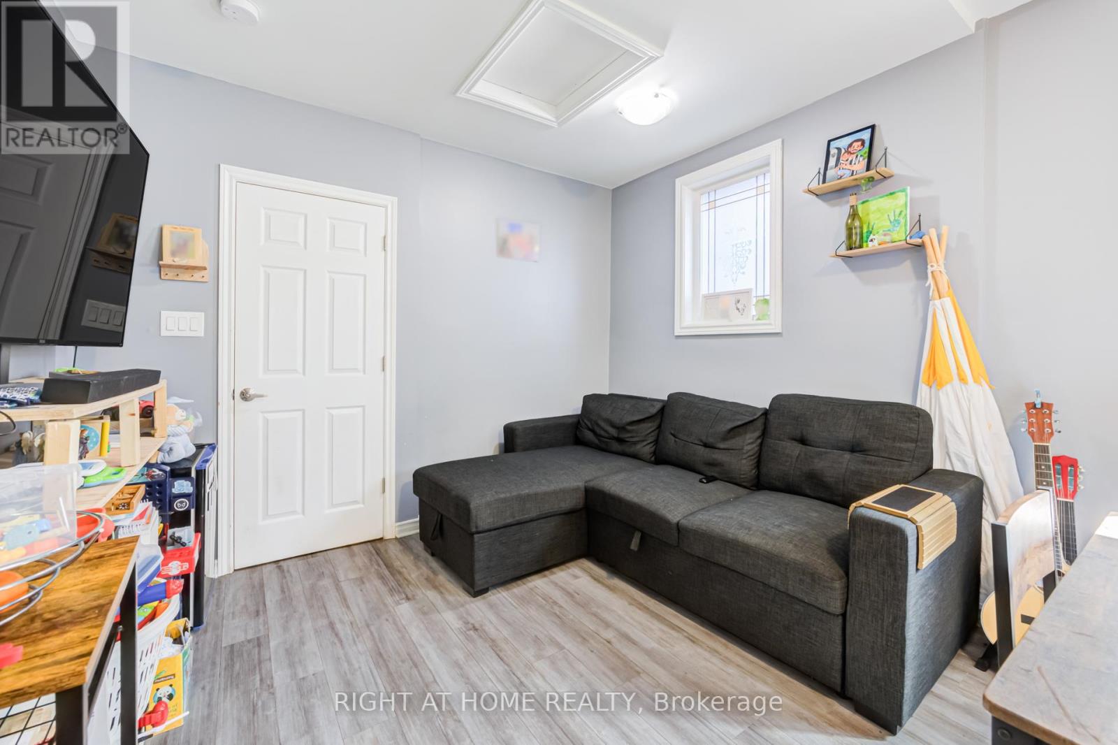 519 Rogers Road, Toronto (Keelesdale-Eglinton West), Ontario  M6M 1B4 - Photo 25 - W12935000