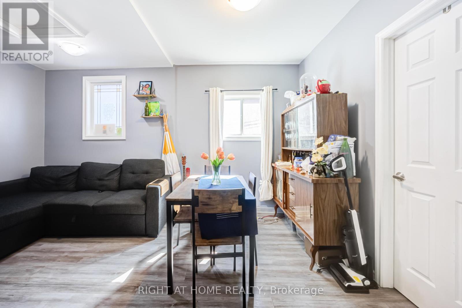 519 Rogers Road, Toronto (Keelesdale-Eglinton West), Ontario  M6M 1B4 - Photo 29 - W12935000