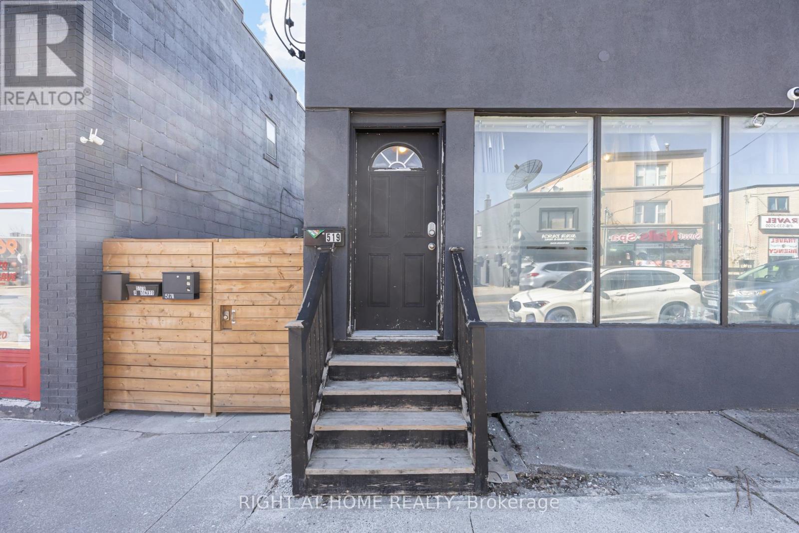 519 Rogers Road, Toronto (Keelesdale-Eglinton West), Ontario  M6M 1B4 - Photo 4 - W12935000