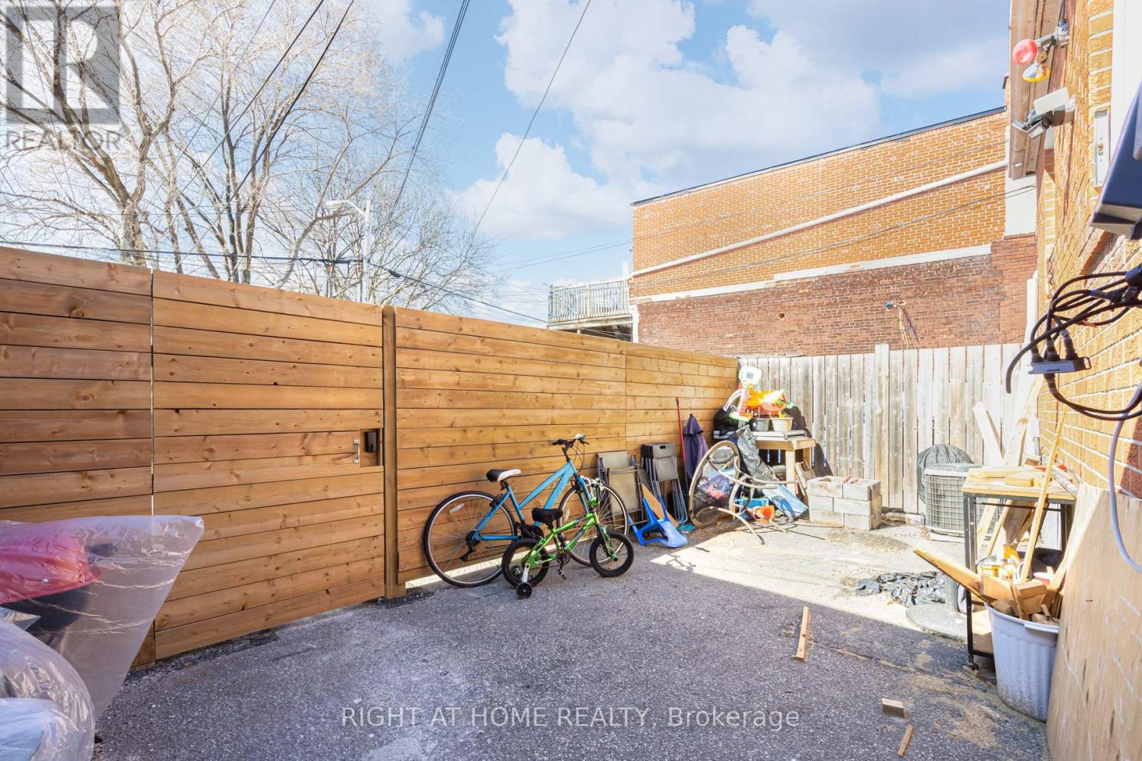 519 Rogers Road, Toronto (Keelesdale-Eglinton West), Ontario  M6M 1B4 - Photo 41 - W12935000