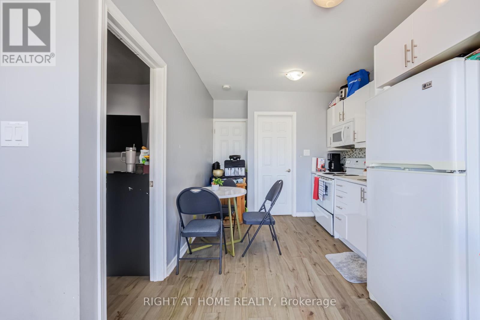 519 Rogers Road, Toronto (Keelesdale-Eglinton West), Ontario  M6M 1B4 - Photo 8 - W12935000