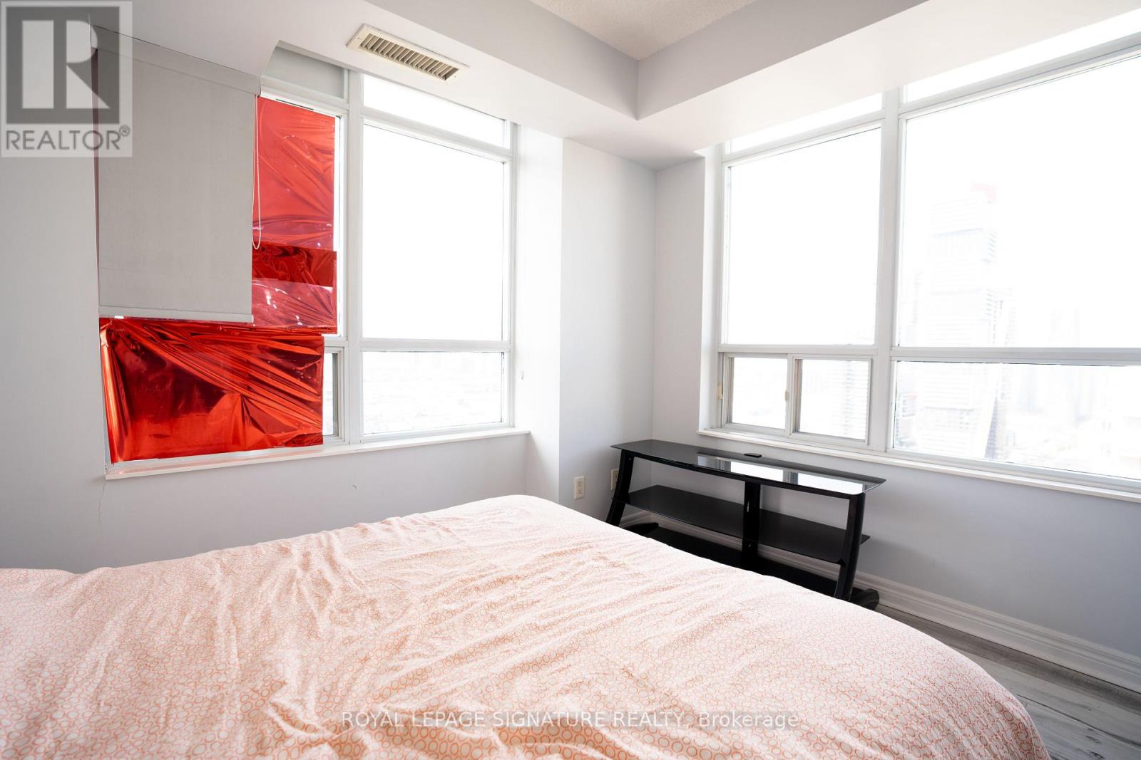 3306 - 310 Burnhamthorpe Road W, Mississauga (City Centre), Ontario  L5B 4P9 - Photo 13 - W12935004