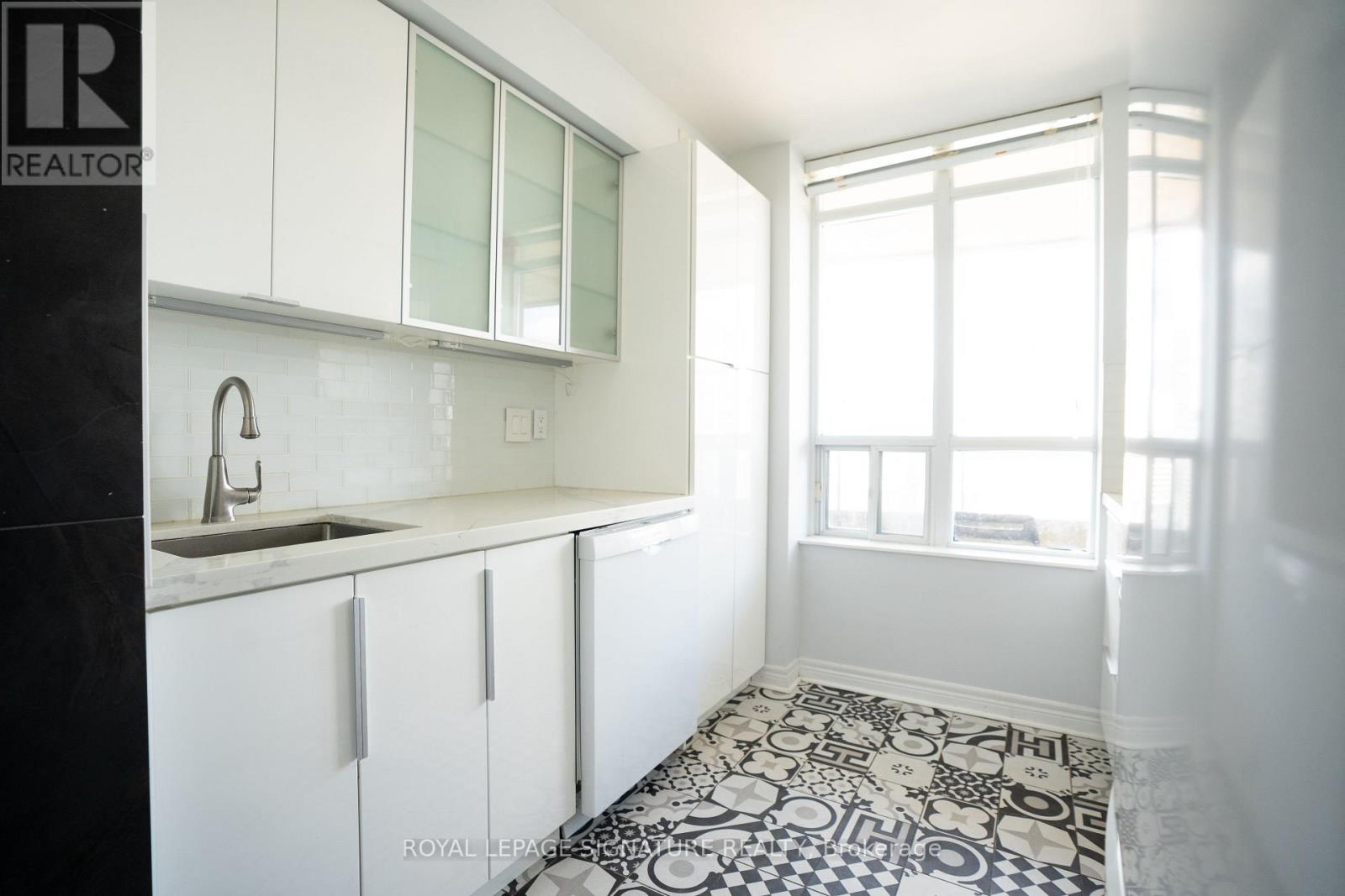 3306 - 310 Burnhamthorpe Road W, Mississauga (City Centre), Ontario  L5B 4P9 - Photo 19 - W12935004